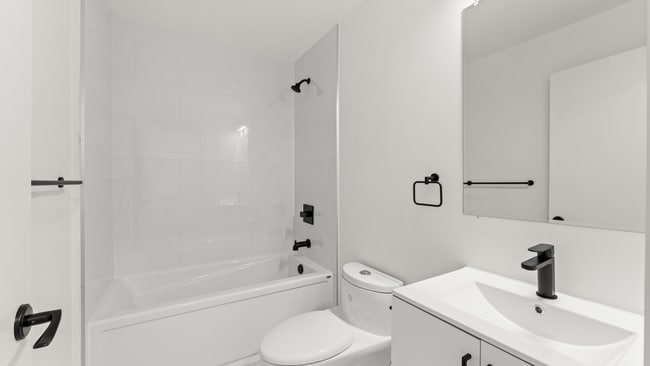 304 - vue sur la douche de la salle de bain - Faculty47