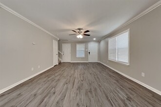 Building Photo - 11802 Rolling Stream Dr