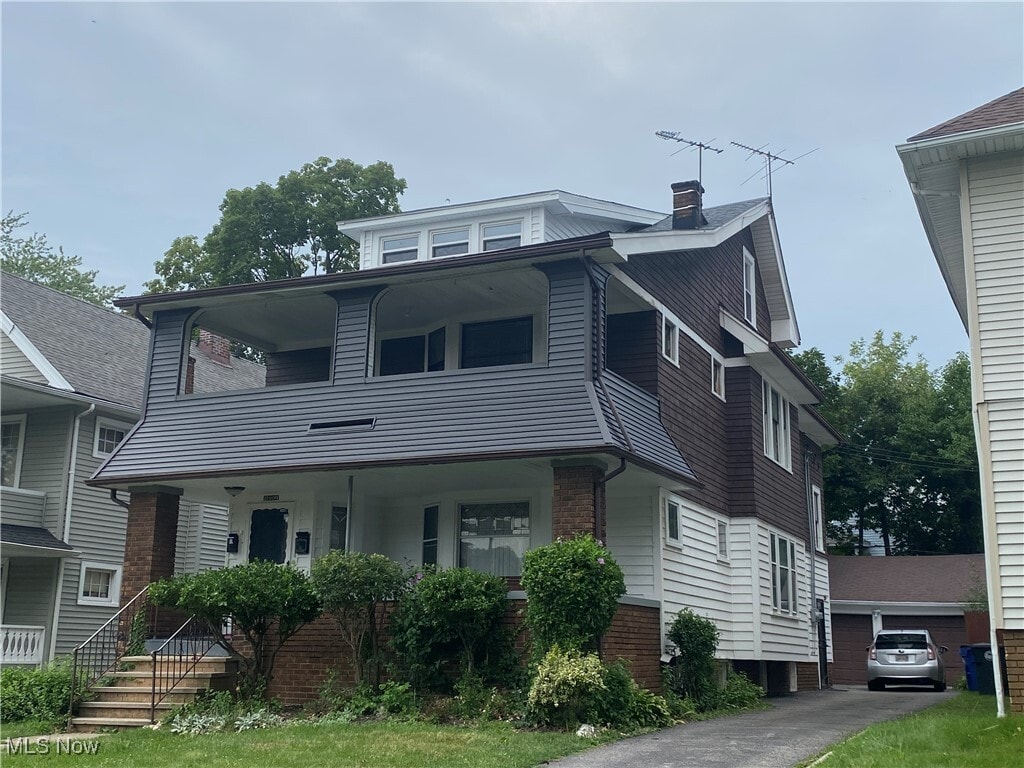 11909 Buckingham Ave Cleveland, OH 44120 – photo 1