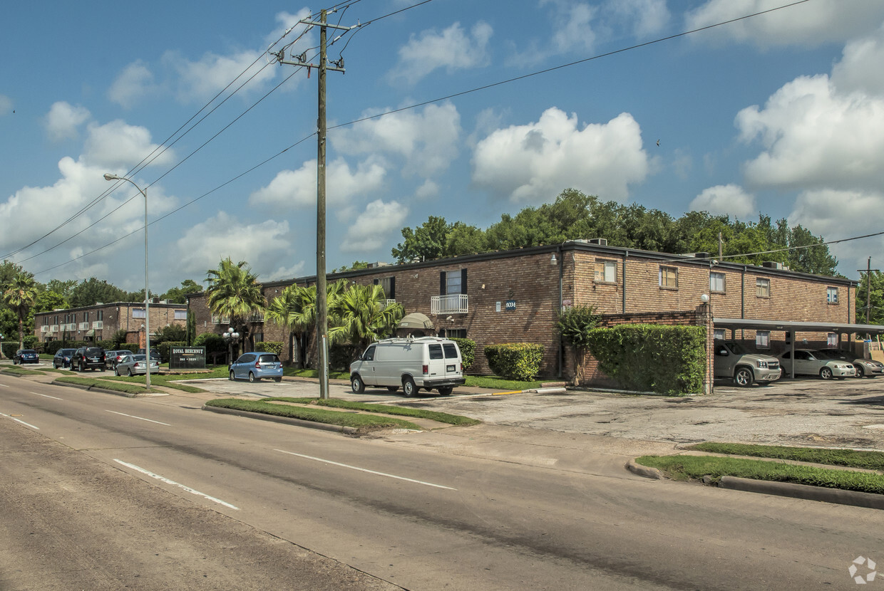 Building Photo - Royal Beechnut