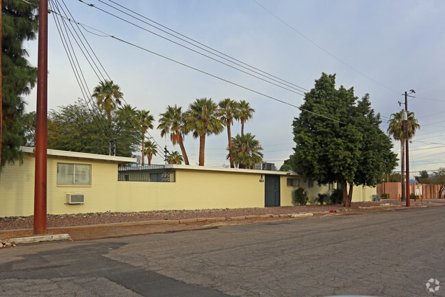 Building Photo - The Circa Apartments