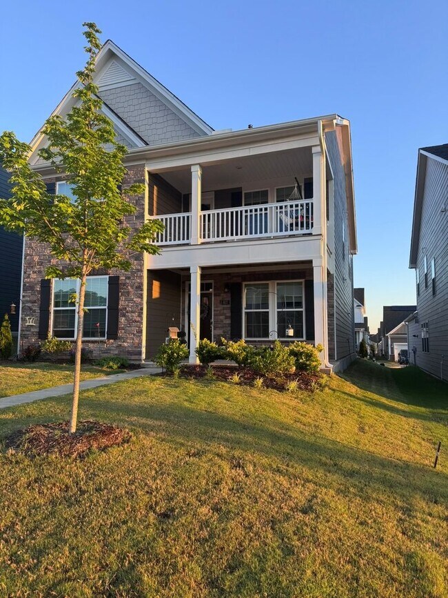 Photo - Spacious 4BR Single Family House with swim...