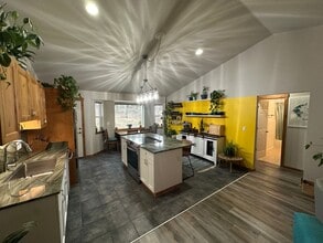 Building Photo - 105 Angel Point Rd