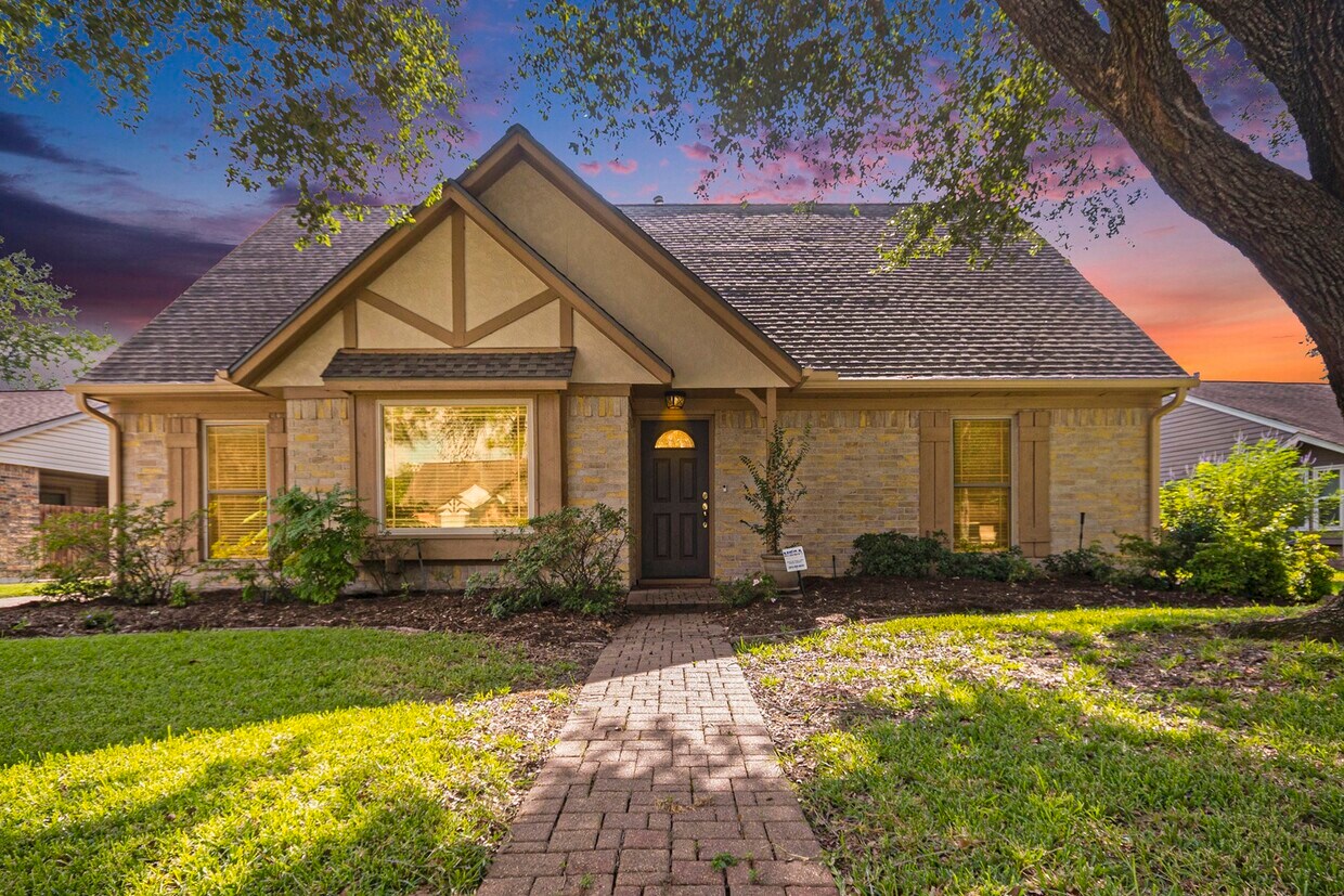 Foto principal - 302 Lochnell Dr