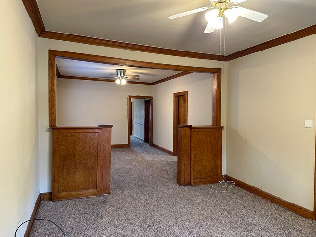 Building Photo - 7036 S Artesian Ave