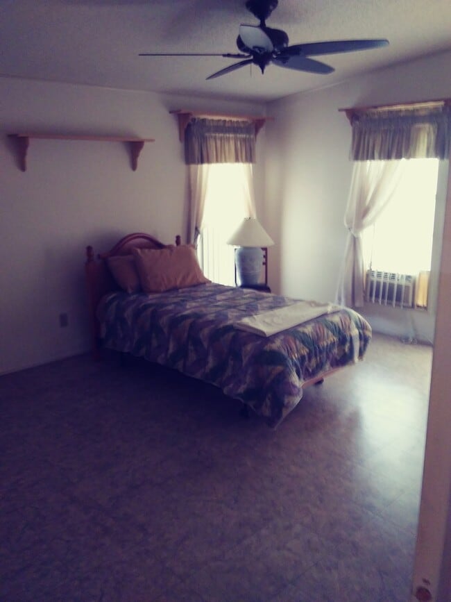 Foto del edificio - St. Cloud, 2 Bed, 2 Bath, 2 Bonus rooms, close to stores
