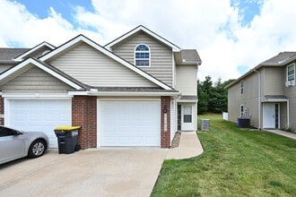 Building Photo - 13651 Oak Valley Dr