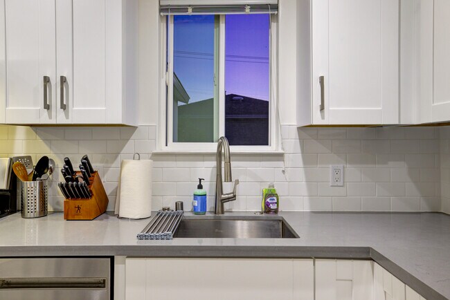 Foto del edificio - 675 3rd Ln