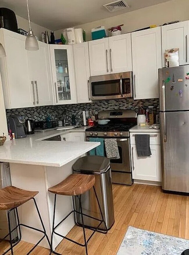 Foto del edificio - Mission Hill September 1st Rental - Modern 4bedroom Apt