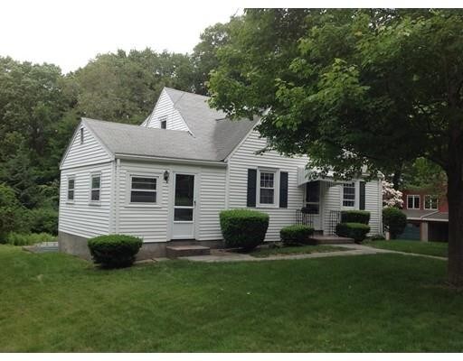 Primary Photo - 105 Oak St