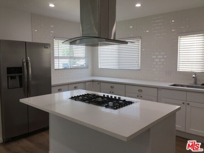 Foto del edificio - 1528 S Cochran Ave