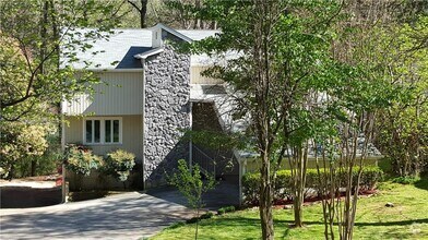 Building Photo - 3240 Carlton Rd