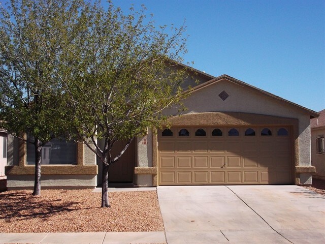 Primary Photo - 4661 S Paseo Rio Bravo