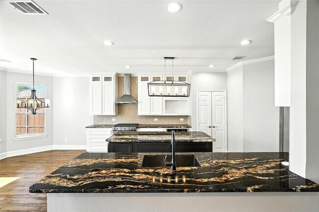 Foto del edificio - 9808 Enmore Ln