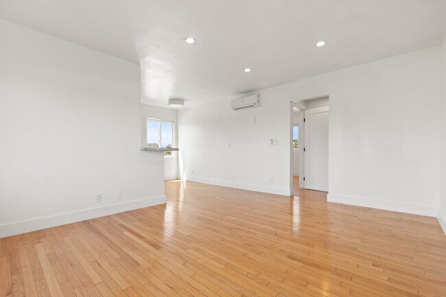 Foto del edificio - 1167 Bellevue Ave