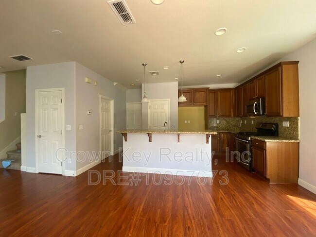 Building Photo - 203 S Tranquilidad St