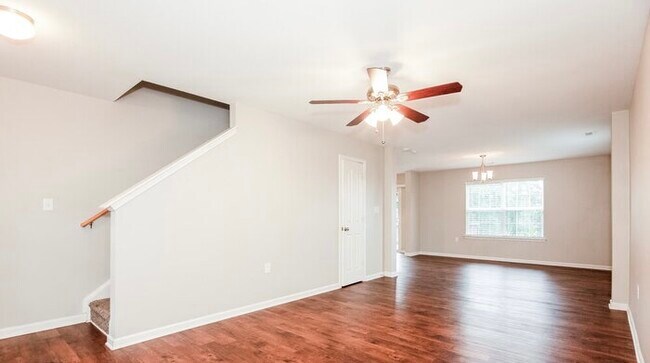 Foto del edificio - 4905 Broad Leaf Ct