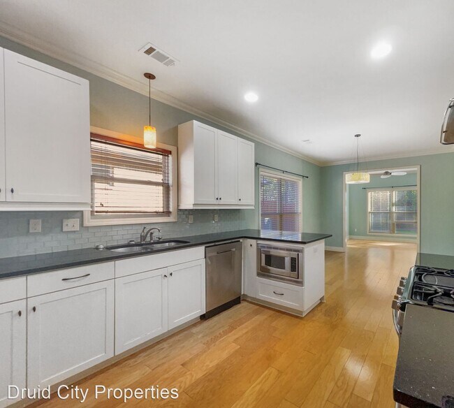 Building Photo - 3 br, 2.5 bath House - 4290 Evangeline Way