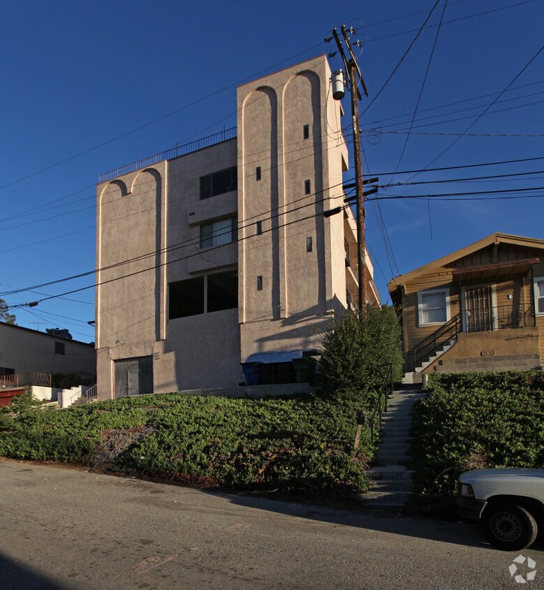 Foto del edificio - 714 Lookout Dr