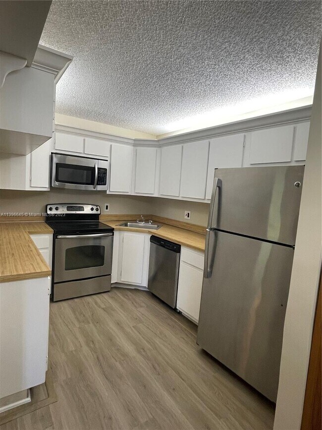 Building Photo - 4857 Sable Pine Cir