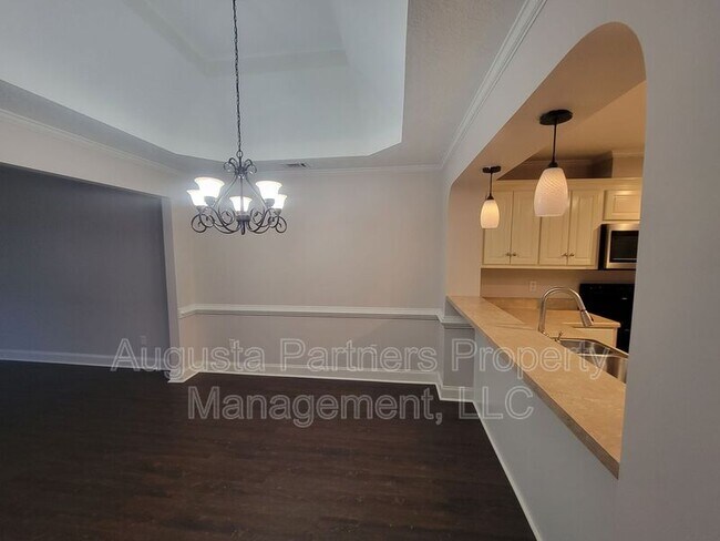 Foto del edificio - 801 Whispering Willow Ct