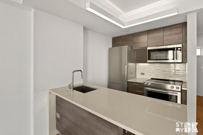 Foto del edificio - 0 bedroom in BROOKLYN NY 11201