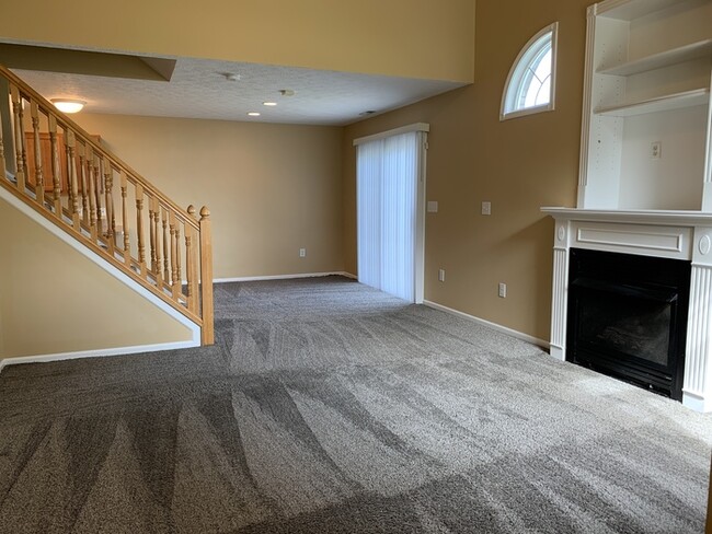 Building Photo - Awesome Condo in Franklin Township!