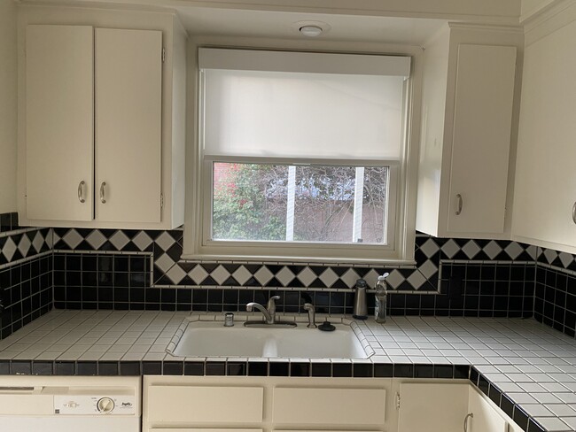 Foto del edificio - 5828 E Parkcrest St