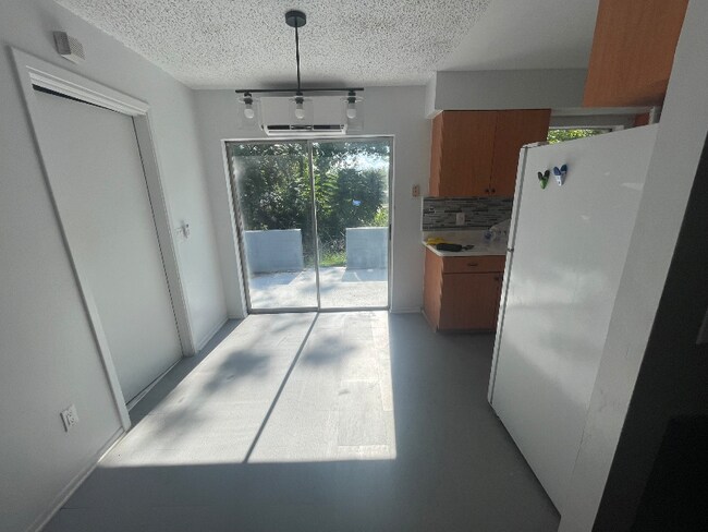 Foto del edificio - 903 Everett St