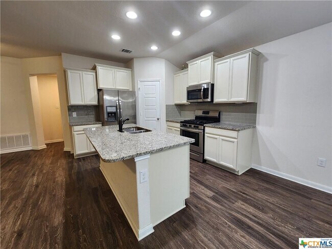 Building Photo - 505 Moonvine Way