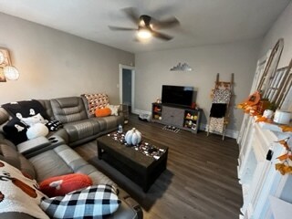 Spacious Livingroom - 340 Academy St