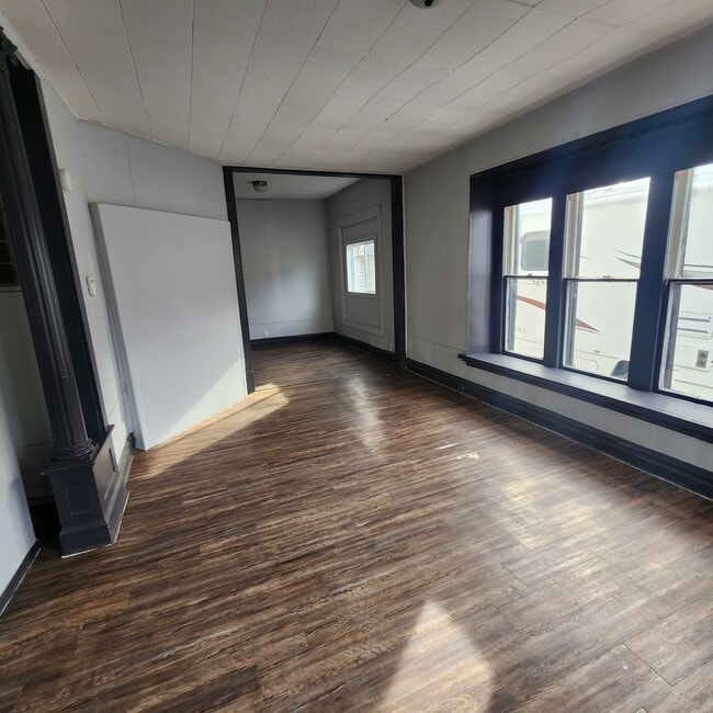 Building Photo - 803 N Franklin St