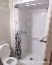 Building Photo - 251-251 Lester St