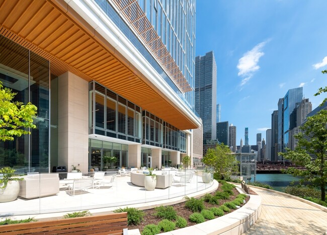 Relaxing river views from the sun deck - Wolf Point East