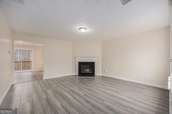 Foto del edificio - 429 Village Bluff Dr