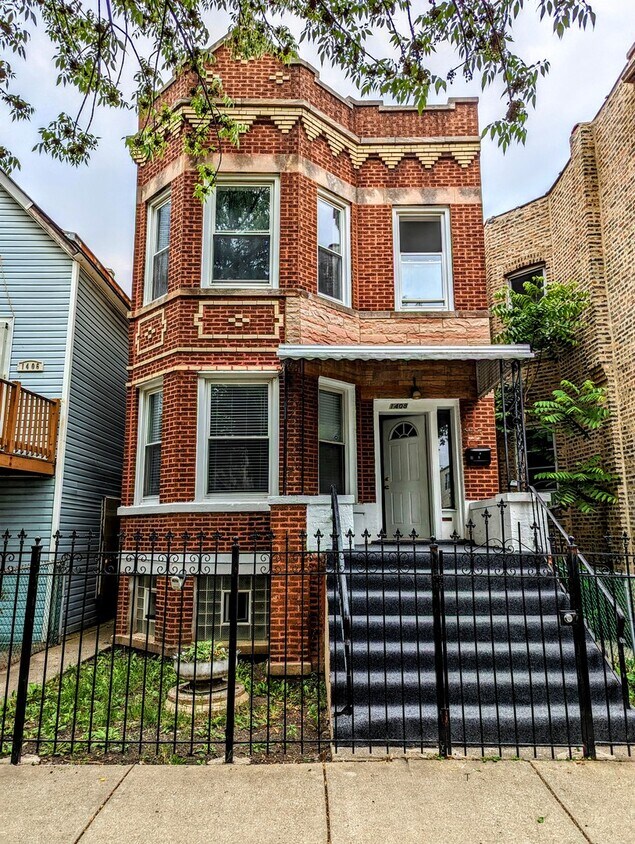 1408 N Kildare Ave Unit 1, Chicago, IL 60651 Room for Rent in Chicago