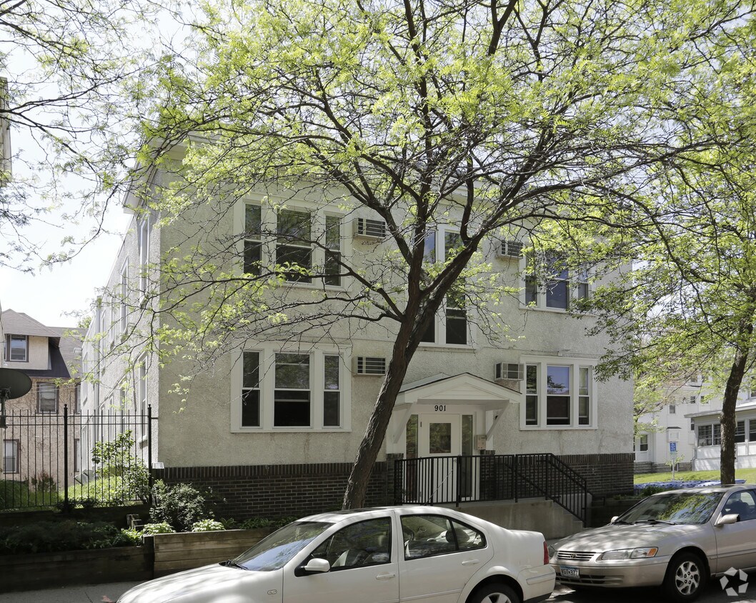Primary Photo - 901 15th St E