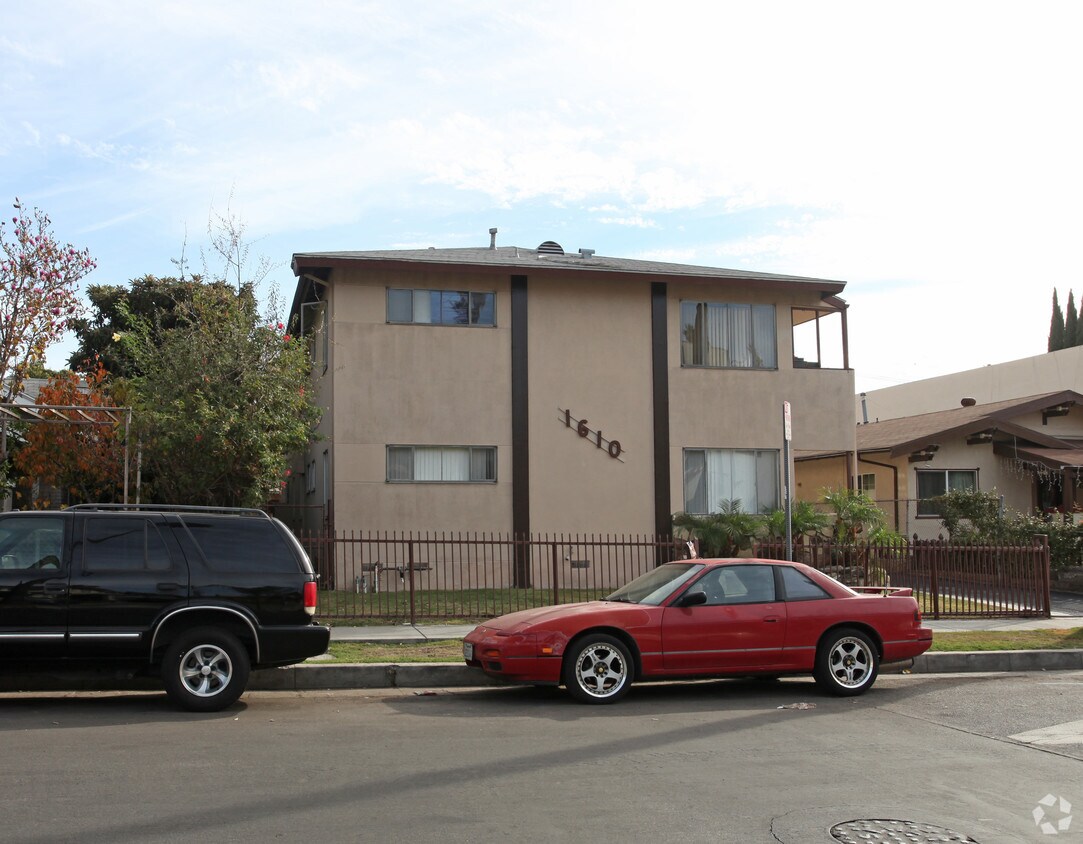 Building Photo - 1610 Winona Blvd