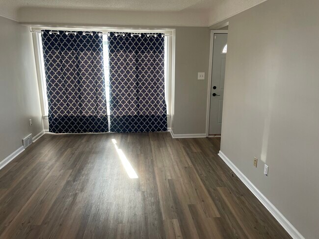 Building Photo - 13144 Orange St