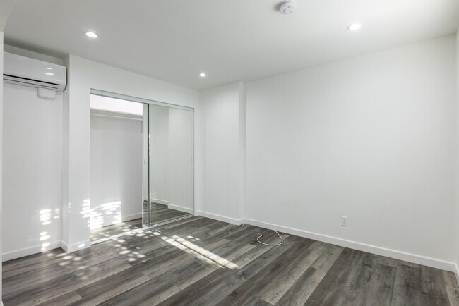 Building Photo - 1102 Centinela Ave