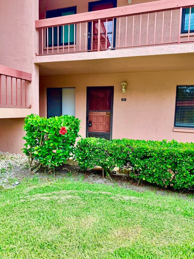 Foto del edificio - 141 Lakeside Dr