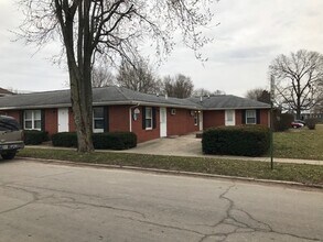 Building Photo - 201 W Main St