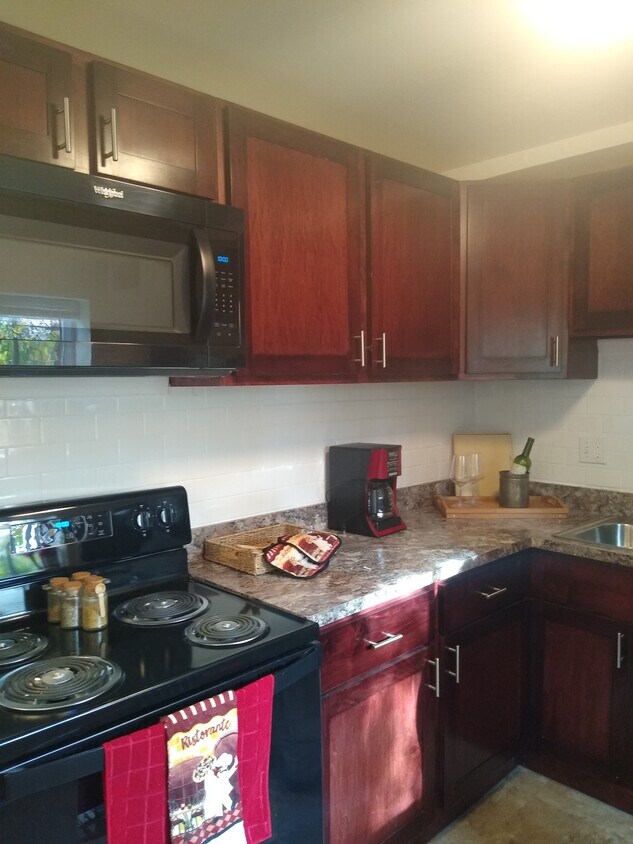 Laura Lane Apartments 801 Laura Ln Norristown, PA