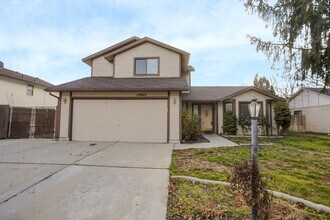 Building Photo - 11965 W Gunsmoke Dr