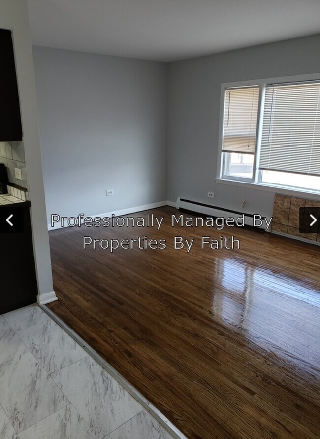 Foto del edificio - 3030 E 79th ST