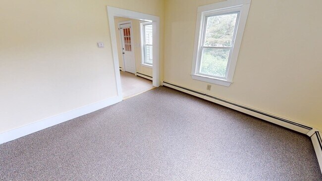 Building Photo - 134 Caswell St