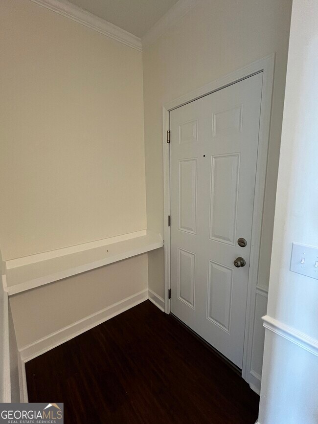 Building Photo - 65 E Main St