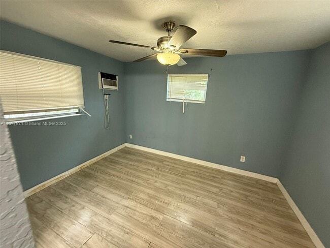 Foto del edificio - 817 NW 10th St