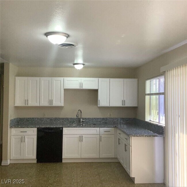 Building Photo - 4729 Cinderella Ln