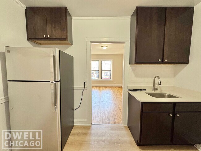 Foto del edificio - 2648 N Spaulding Ave